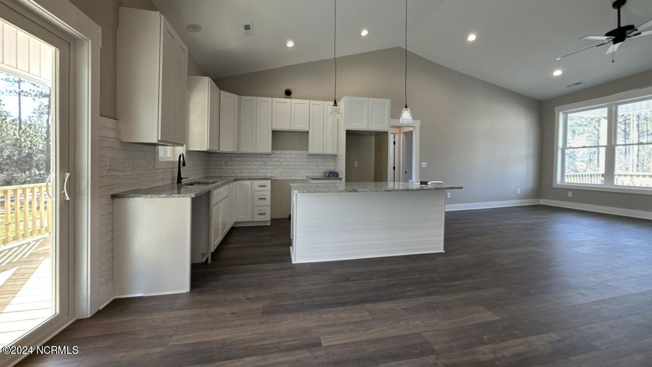 951 Wimberley Road Boiling Spring Lakes, NC 28461 - Photo 8 of 23 jSZm6vdSoua-Kitchen