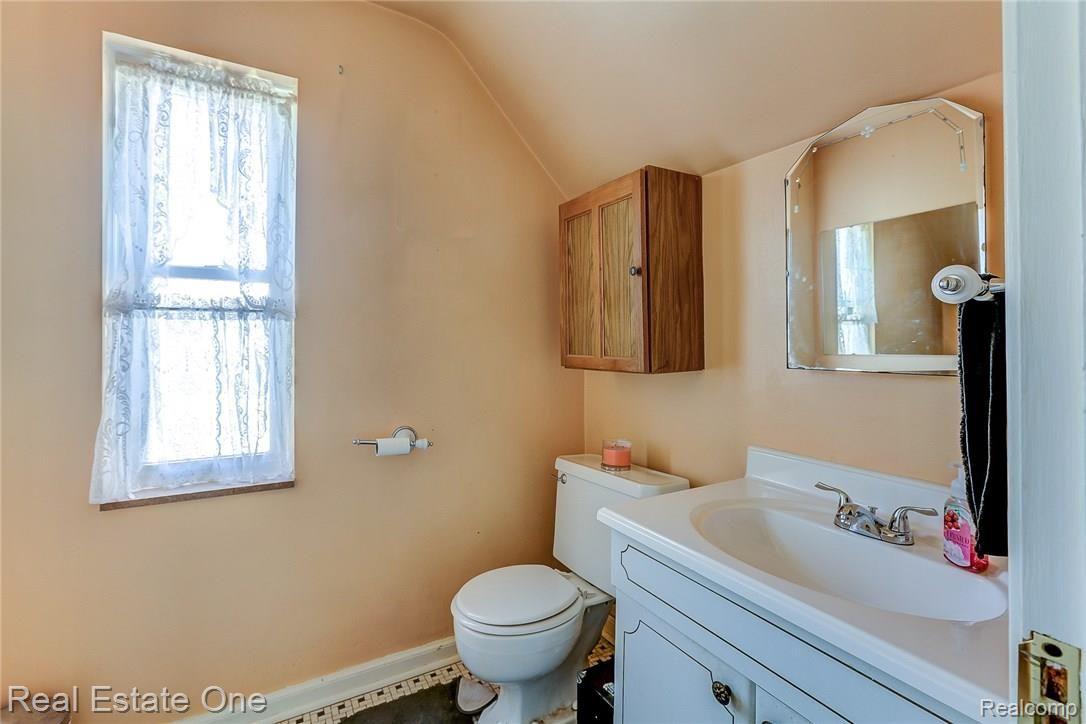 209 Riviera Terrace Waterford, MI 48328 - Photo 26 of 32 -30.jpg