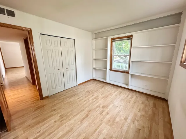 $2,475 | 1207 South Sumner Street, Wheaton, IL 60189