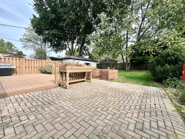 $2,475 | 1207 South Sumner Street, Wheaton, IL 60189