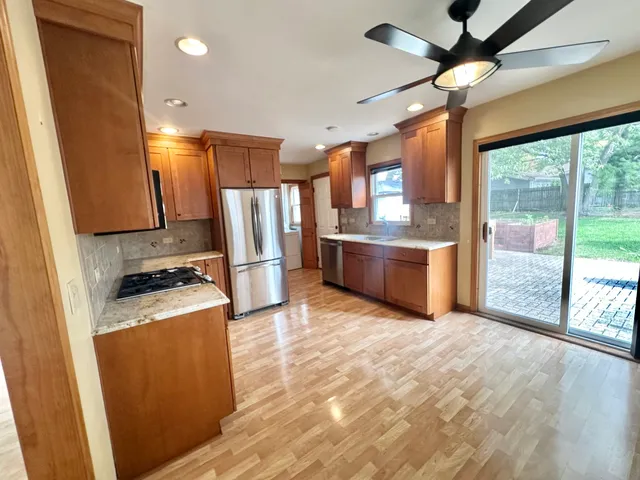 $2,475 | 1207 South Sumner Street, Wheaton, IL 60189