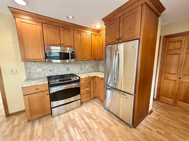 $2,475 | 1207 South Sumner Street, Wheaton, IL 60189