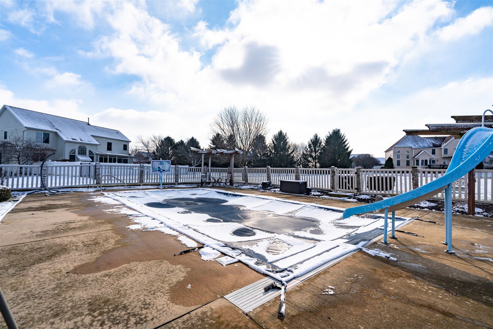 4 Cloverhill Circle Bloomington, IL 61705 - Photo 9 of 63 a view of a basketball court