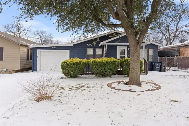 $1,895 | 5729 Blackmore Avenue, Fort Worth, TX 76107