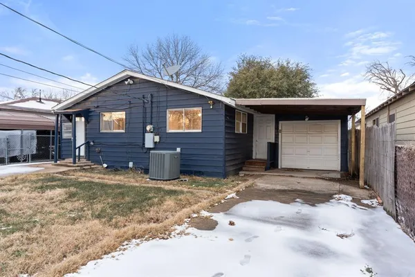 $1,745 | 5729 Blackmore Avenue, Fort Worth, TX 76107