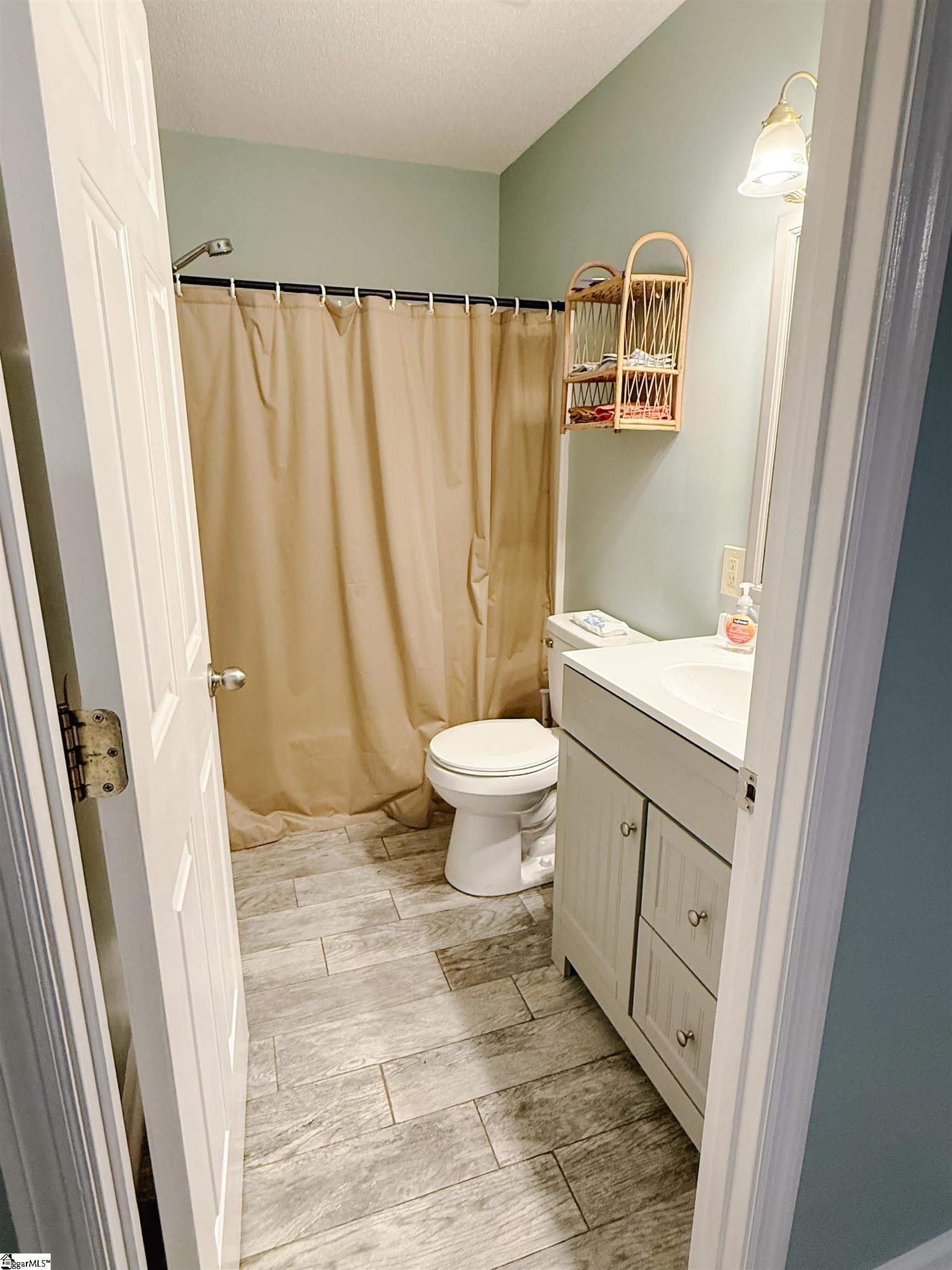 502 East Hampton Street Anderson, SC 29624 - Photo 14 of 16 located between bedrooms 2 and 3