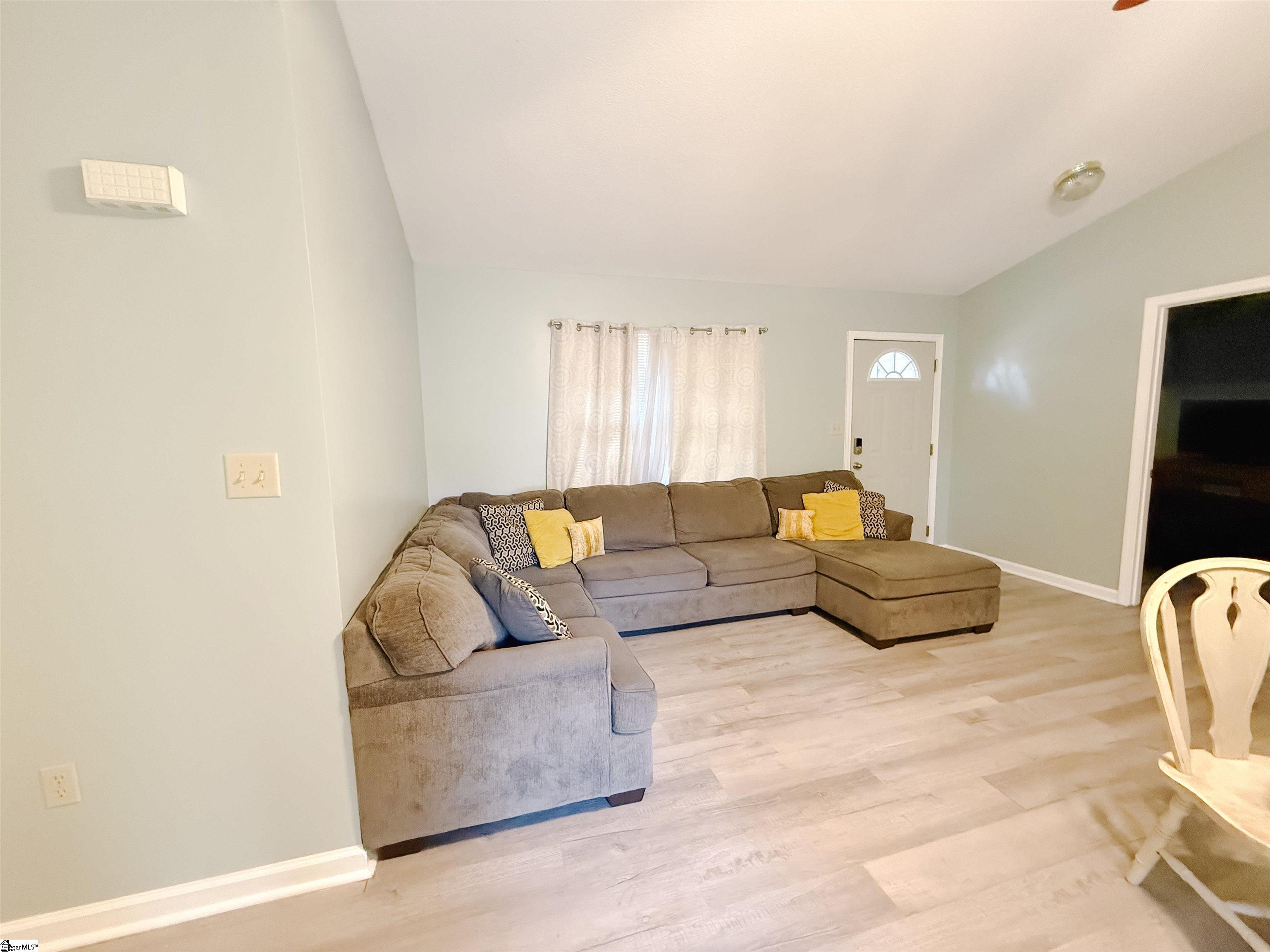 502 East Hampton Street Anderson, SC 29624 - Photo 4 of 16