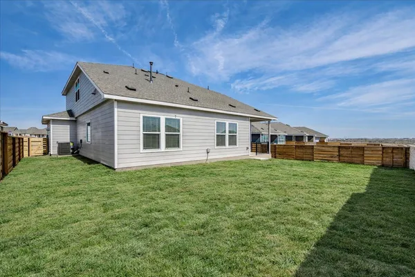 $2,375 | 238 Dreyer, Kyle, TX 78640