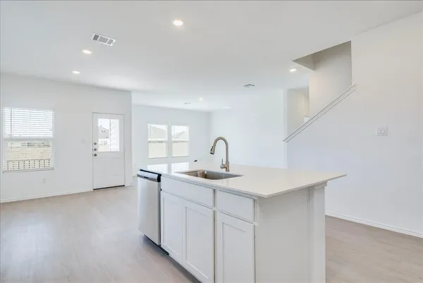 $2,375 | 238 Dreyer, Kyle, TX 78640