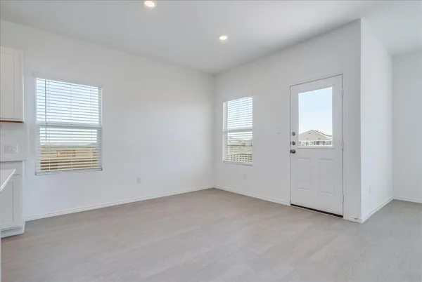 $2,375 | 238 Dreyer, Kyle, TX 78640