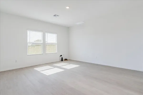 $2,375 | 238 Dreyer, Kyle, TX 78640