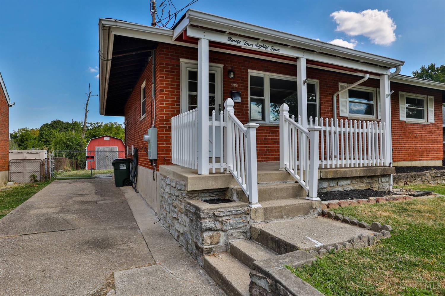 9484 Ridgemoor Avenue Cincinnati, OH 45231 - Photo 4 of 30 Gallery Image 4