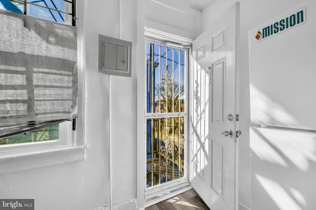 $1,500 | 2920 Parkwood Avenue, Unit 1, Baltimore, MD 21217