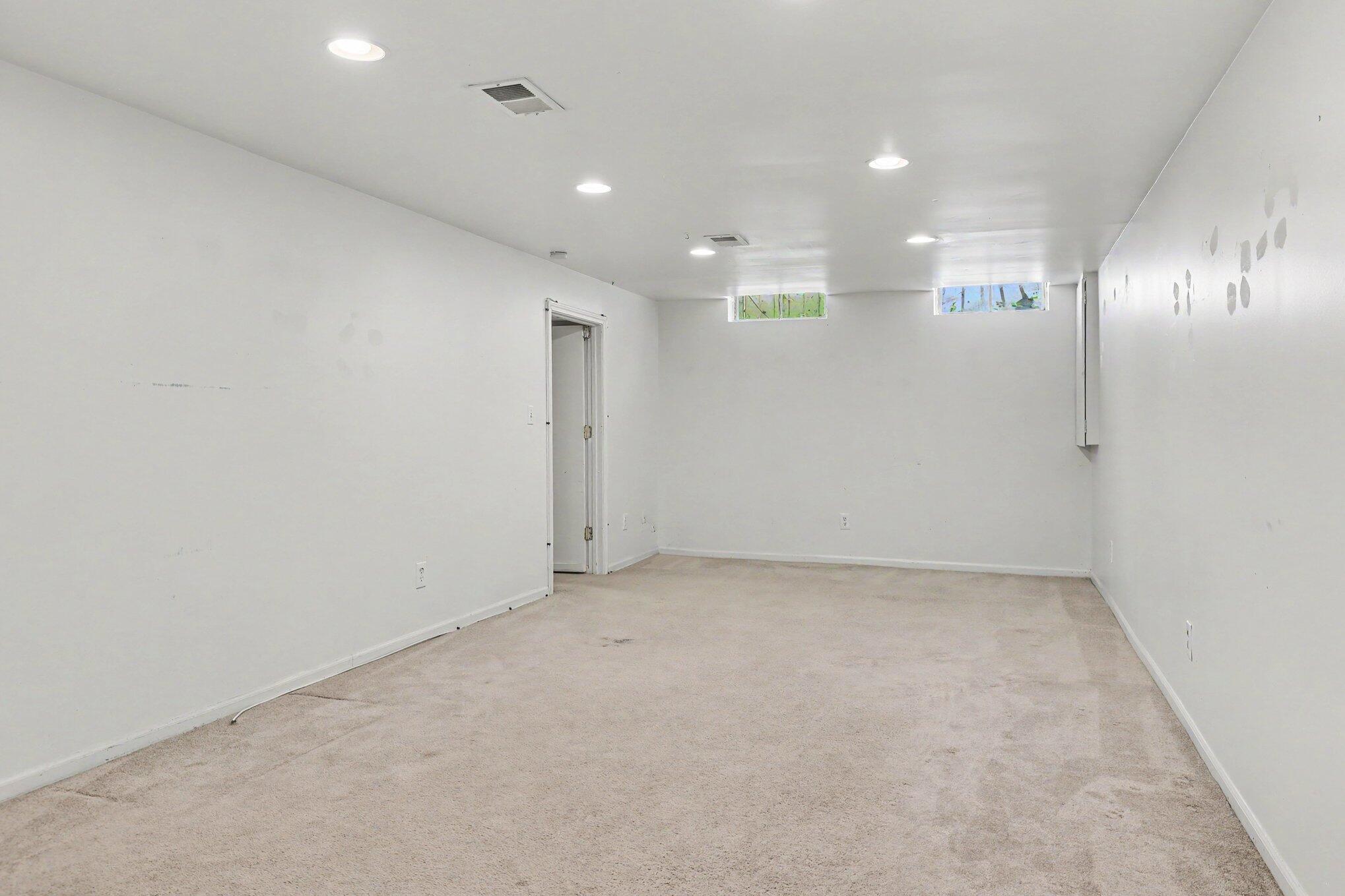 1653 Ridgeview Street Southeast Grand Rapids, MI 49506 - Photo 22 of 30 022_file_6835
