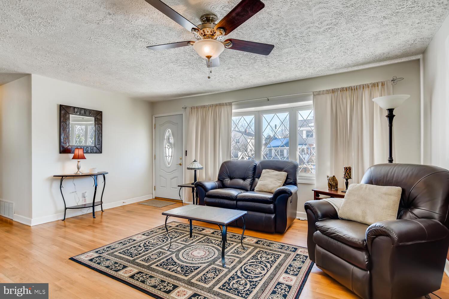 9008 Lodi Road Baltimore, MD 21236 - Photo 5 of 27 LIVING ROOM