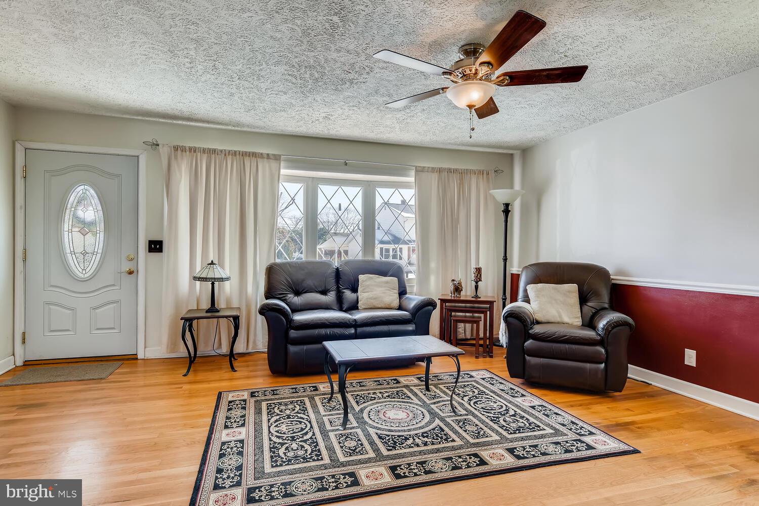 9008 Lodi Road Baltimore, MD 21236 - Photo 6 of 27 LIVING ROOM