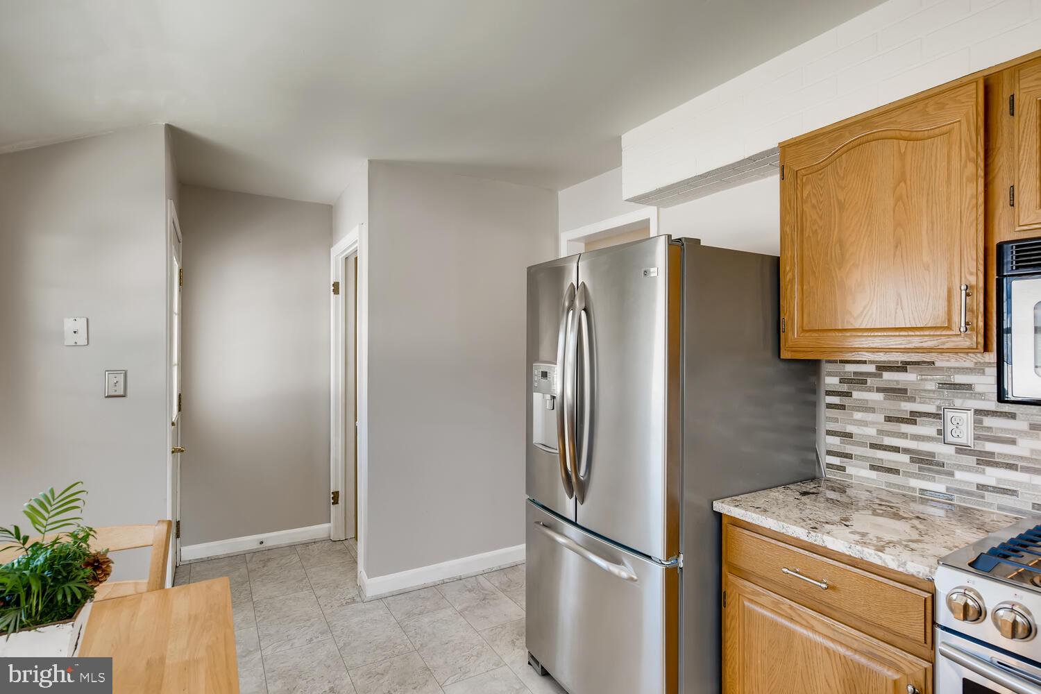 9008 Lodi Road Baltimore, MD 21236 - Photo 9 of 27 KITCHEN