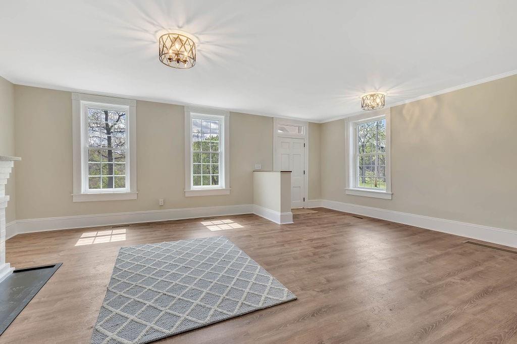800 River Road Beaver, PA 15009 - Photo 9 of 47 an empty room with windows and closet