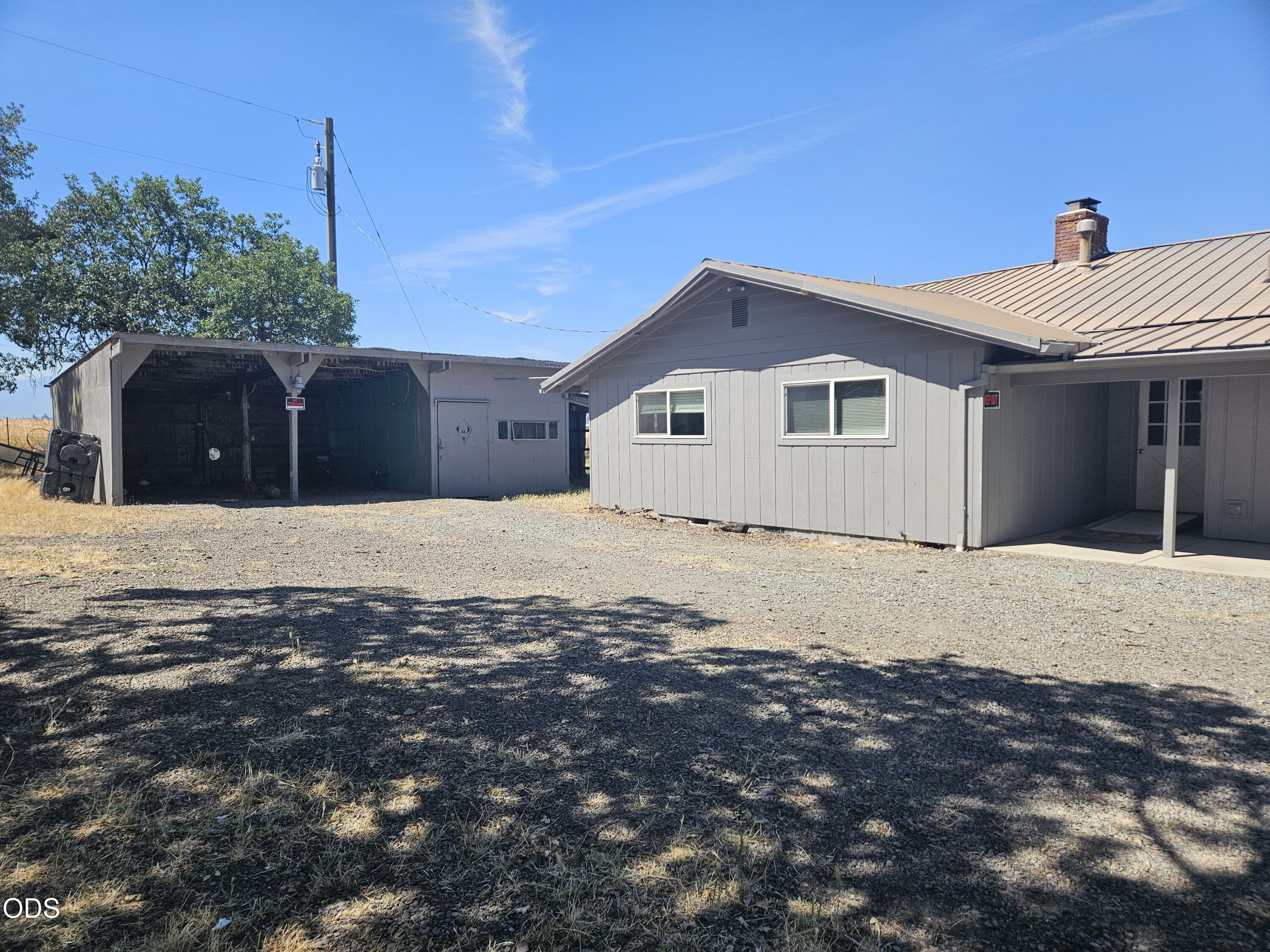 6013 Foothill Road Central Point, OR 97502 - Photo 3 of 23