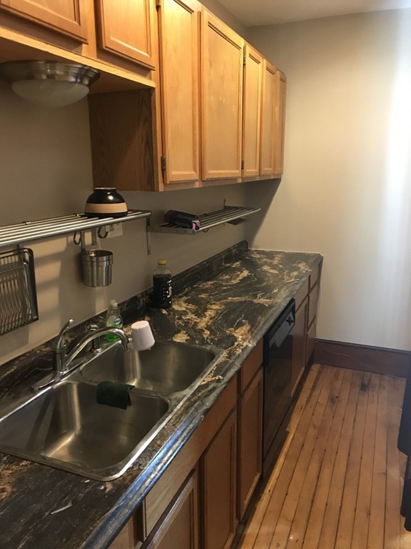 23 Esther Street Worcester, MA 01607 - Photo 5 of 30 Gallery Image 5