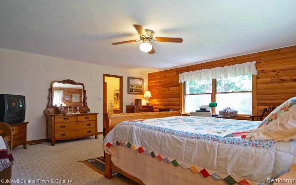 6255 North Owosso Road Fowlerville, MI 48836 - Photo 20 of 31 First Floor Master Bedroom with Private Bath