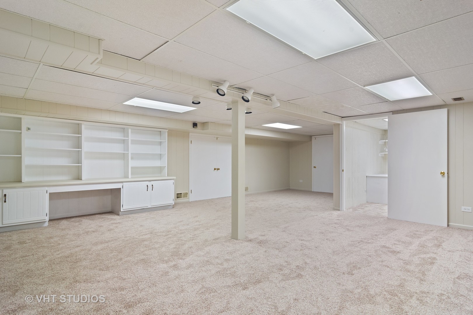 128 Colony Drive Inverness, IL 60010 - Photo 18 of 22 a view of an empty room with a window
