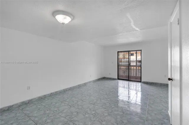 $2,000 | 2261 West 53rd Street, Unit 13, Hialeah, FL 33016