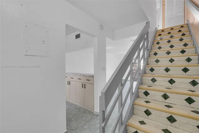 $2,000 | 2261 West 53rd Street, Unit 13, Hialeah, FL 33016