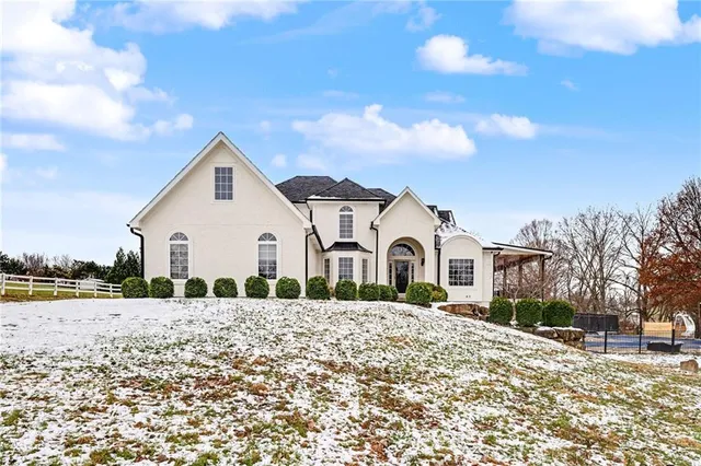 $1,850,000 | 11105 Northwest 77th Terrace, Parkville, MO 64152