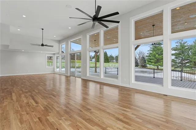 $1,850,000 | 11105 Northwest 77th Terrace, Parkville, MO 64152