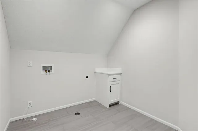 $1,850,000 | 11105 Northwest 77th Terrace, Parkville, MO 64152