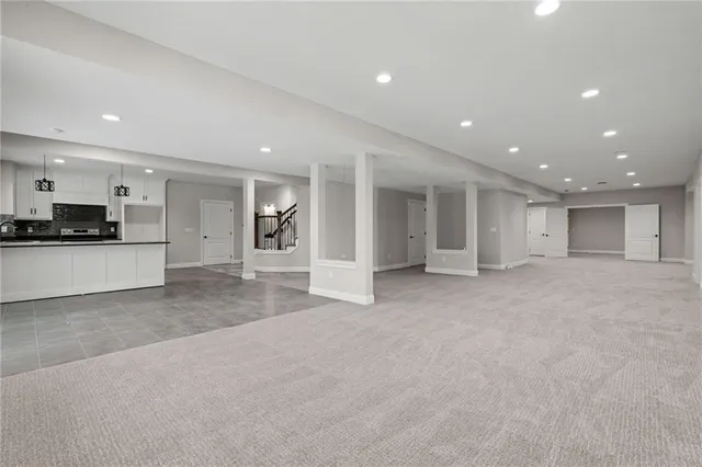 $1,850,000 | 11105 Northwest 77th Terrace, Parkville, MO 64152