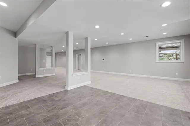 $1,850,000 | 11105 Northwest 77th Terrace, Parkville, MO 64152