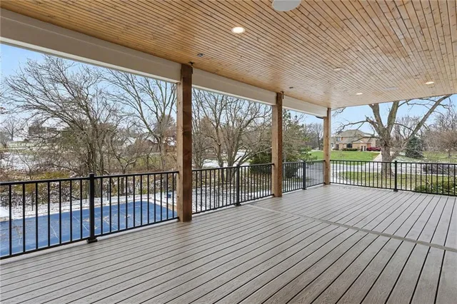 $1,850,000 | 11105 Northwest 77th Terrace, Parkville, MO 64152