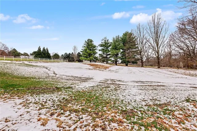 $1,850,000 | 11105 Northwest 77th Terrace, Parkville, MO 64152