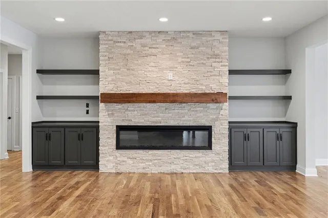 $1,850,000 | 11105 Northwest 77th Terrace, Parkville, MO 64152