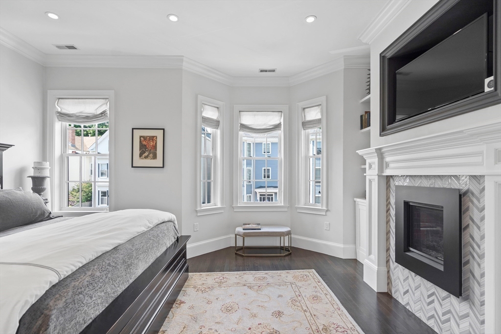 795 East 4th Street Boston, MA 02127 - Photo 12 of 41