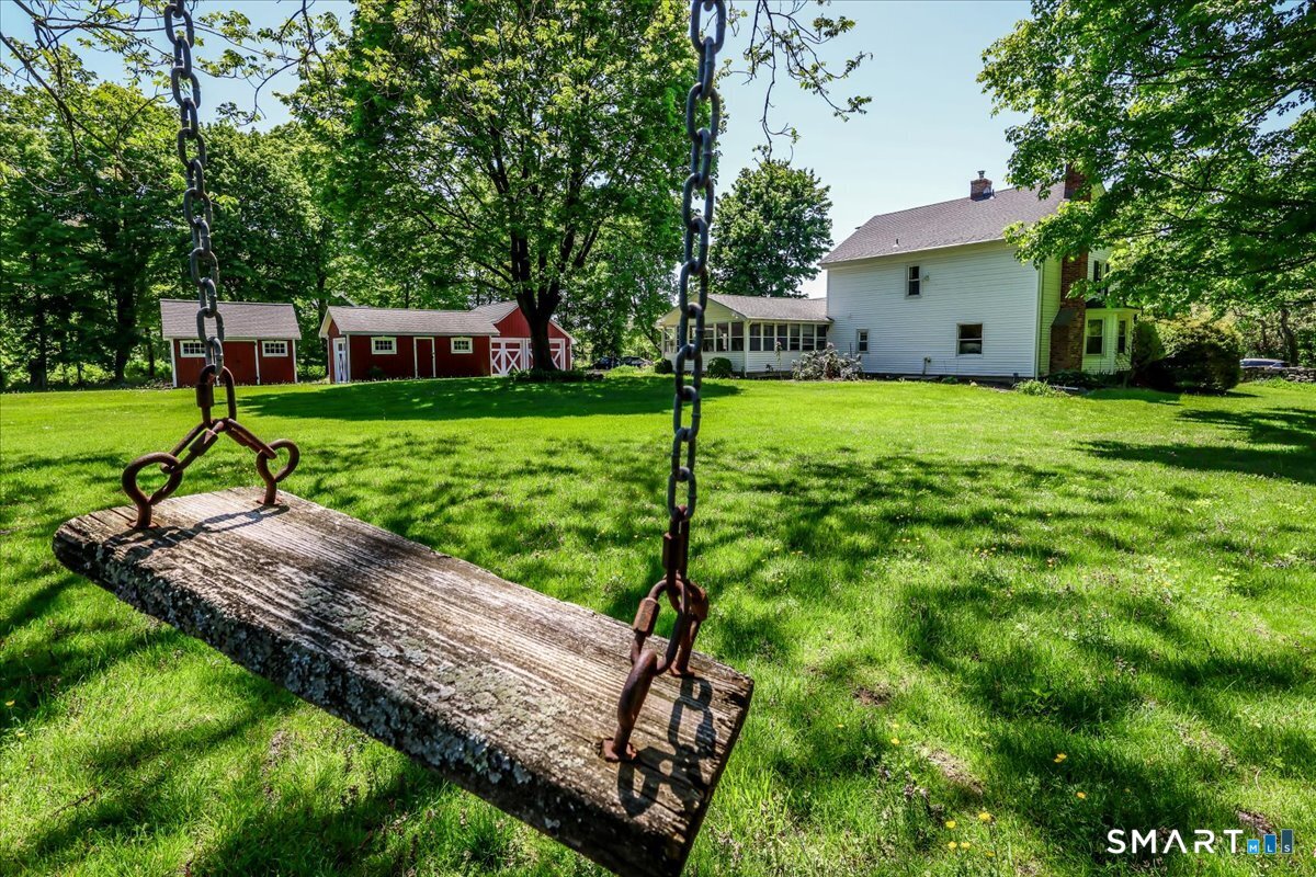 199 Berkshire Road Newtown, CT 06482 - Photo 12 of 40