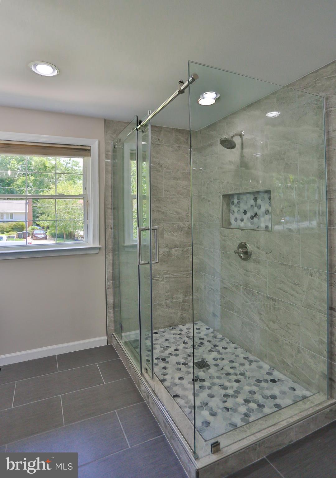 5629 Inverchapel Road Springfield, VA 22151 - Photo 14 of 28 Frameless glass shower