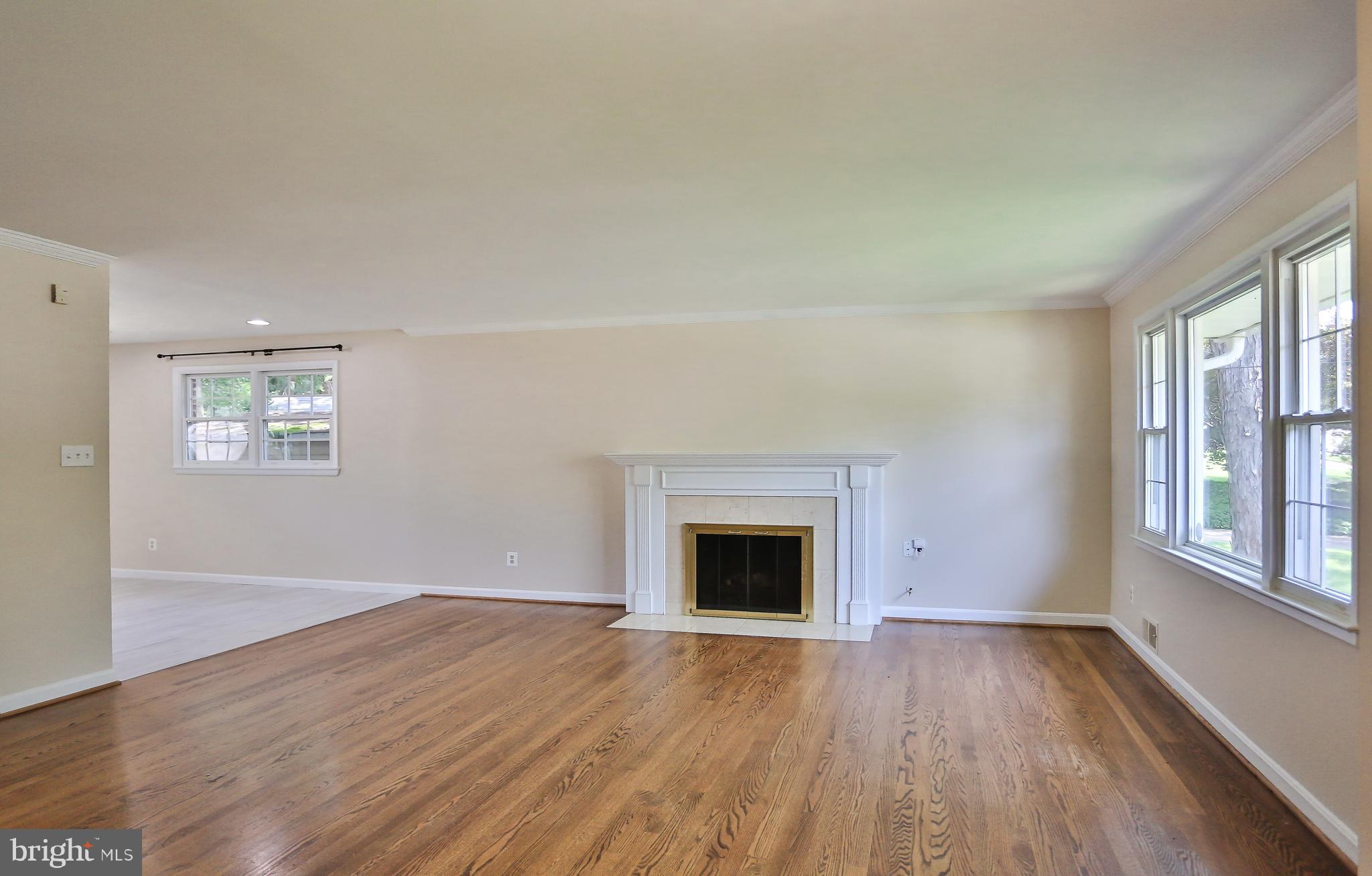 5629 Inverchapel Road Springfield, VA 22151 - Photo 3 of 28 Hardwood floors in family room