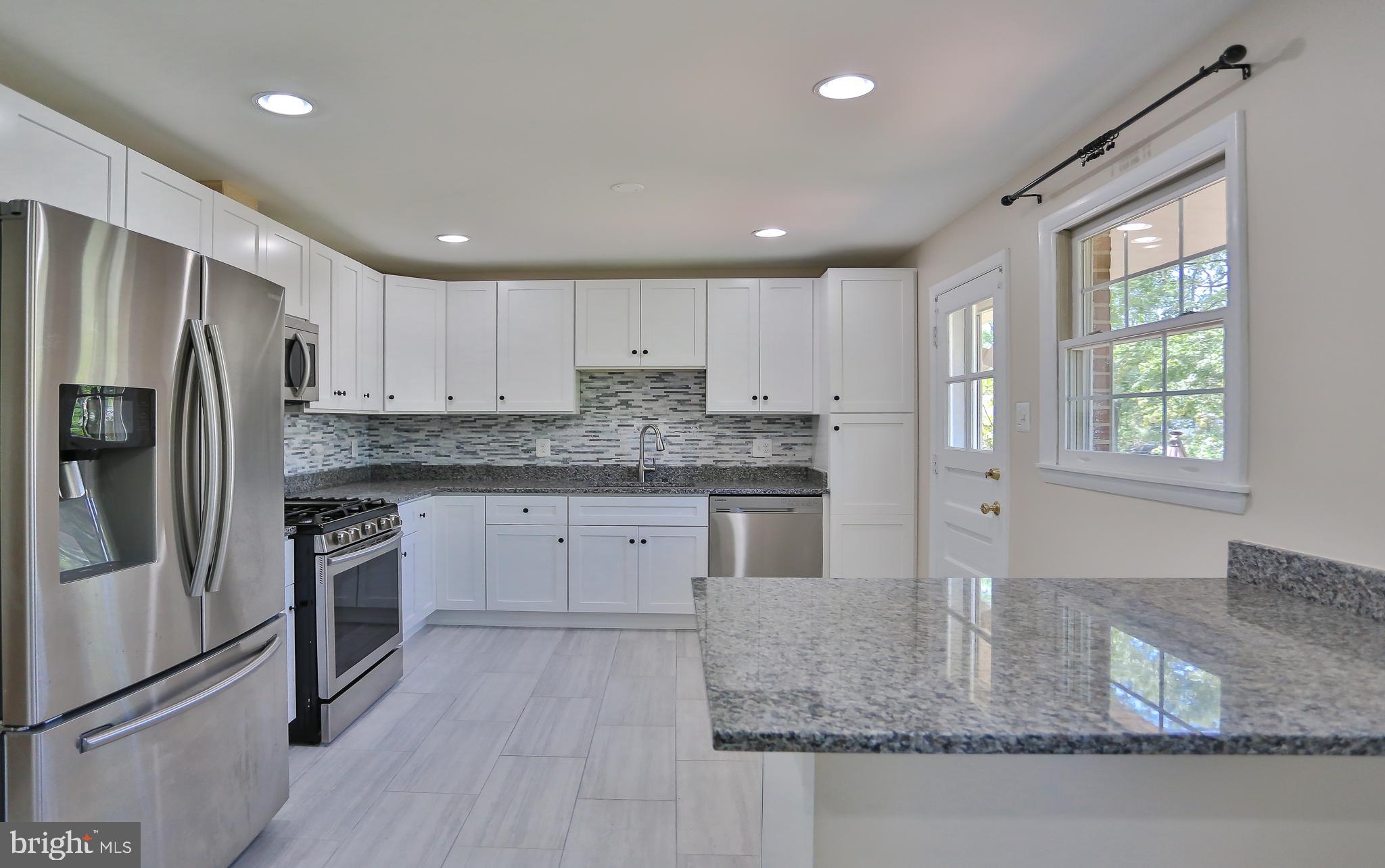 5629 Inverchapel Road Springfield, VA 22151 - Photo 5 of 28 Gourmet kitchen