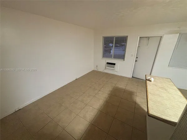 $1,425 | 610 Northeast 12th Avenue, Unit 3, Fort Lauderdale, FL 33304