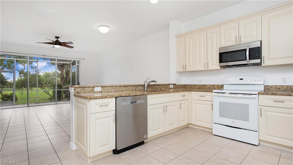 880 Hampton Circle Naples, FL 34105 - Photo 7 of 36