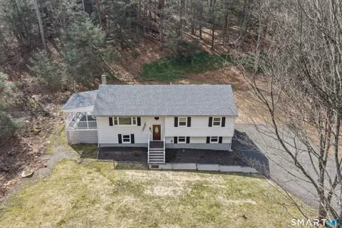 $600,000 | 17 Valley Field Road South, Newtown, CT 06482