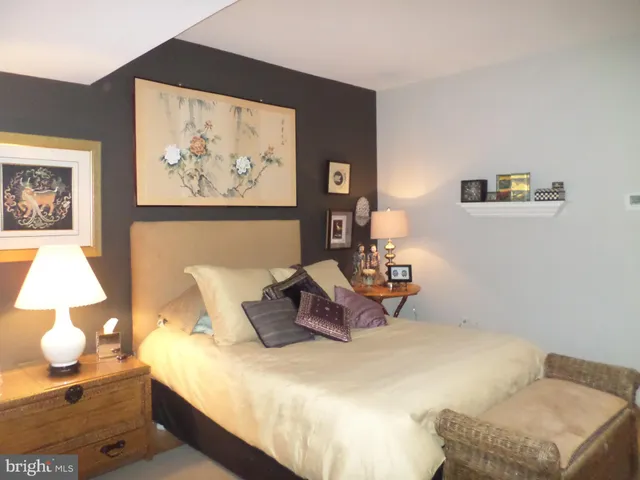 $2,000 | 2939 Van Ness Street Northwest, Unit 516, Washington, DC 20008