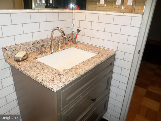 $2,000 | 2939 Van Ness Street Northwest, Unit 516, Washington, DC 20008