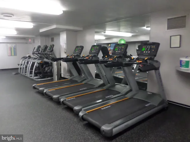 $2,000 | 2939 Van Ness Street Northwest, Unit 516, Washington, DC 20008