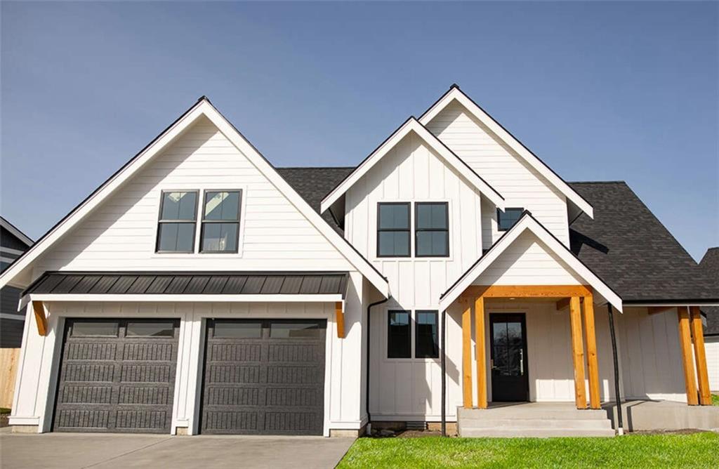 6 Irwin Court Northwest Rome, GA 30165 - Photo 7 of 33 a front view of a house with garage and porch