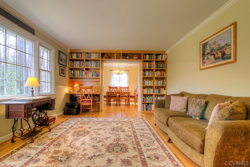 12155 Howards Mill Road Rockville, VA 23146 - Photo 5 of 25 living room with built ins