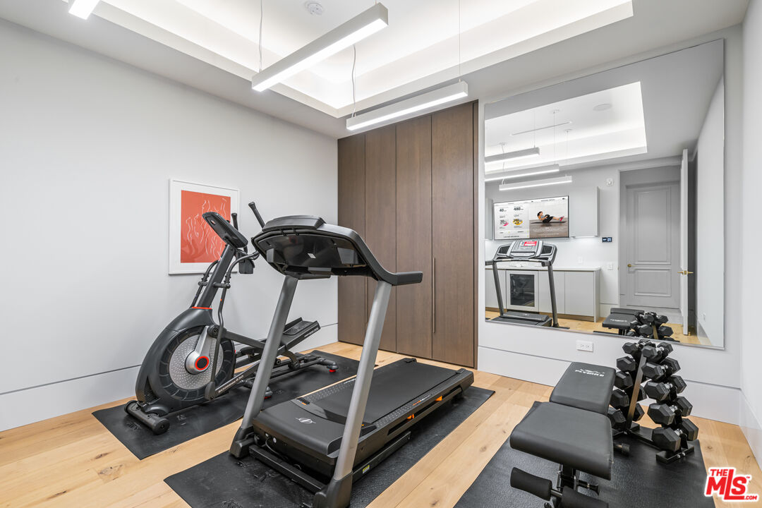 611 North Hillcrest Road Beverly Hills, CA 90210 - Photo 39 of 65